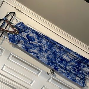 Woman’s type die maxi dress